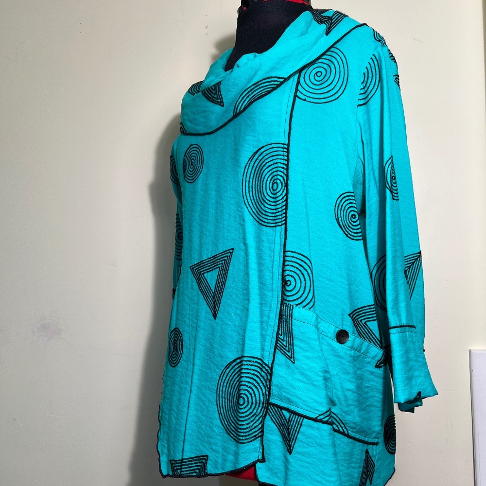 LIKE NEW Dressy/Comfy Ali Miles Geometric Turquoise Embroidered Tunic Size Large